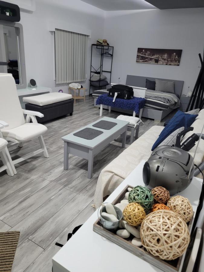 Klorakas Deluxe Yiota'S Studio ! מראה חיצוני תמונה