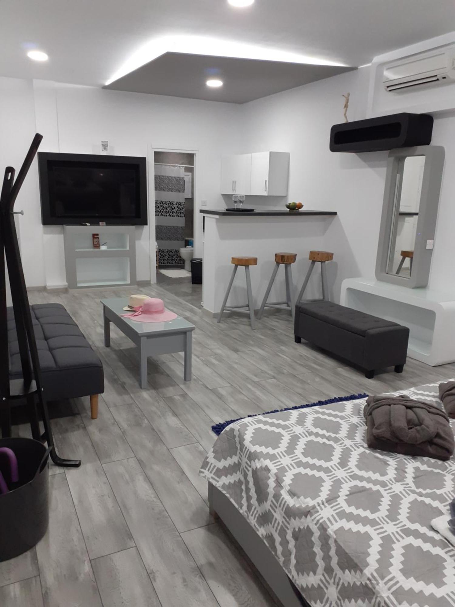 Klorakas Deluxe Yiota'S Studio ! חדר תמונה